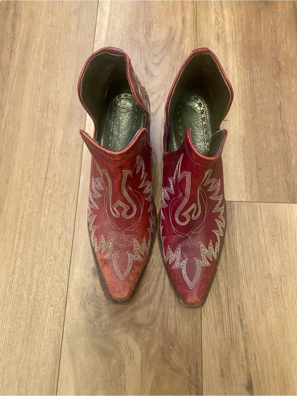 Ariat Red Embroidered Pointed-Toe Western Booties